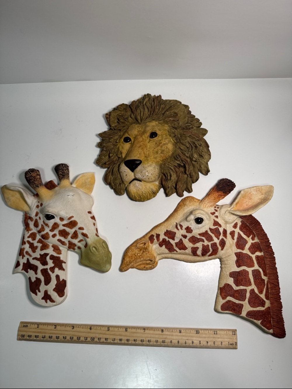Home Interiors Wall Hanging set of three giraffe lion amazing!